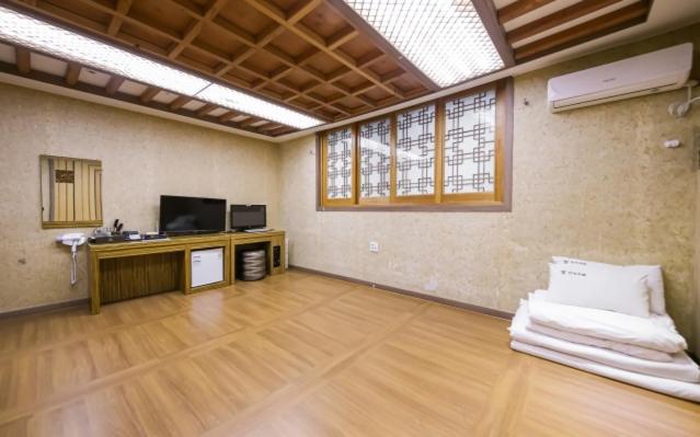 Jeonju Hanok Hotel Kung Exterior photo